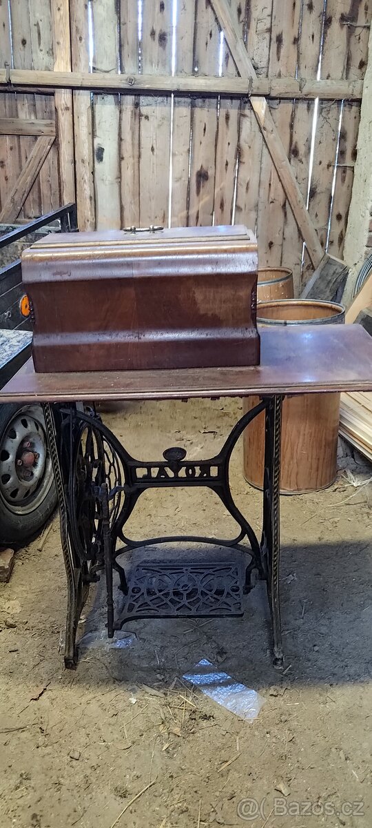 prodej starožitného nábytku - 12