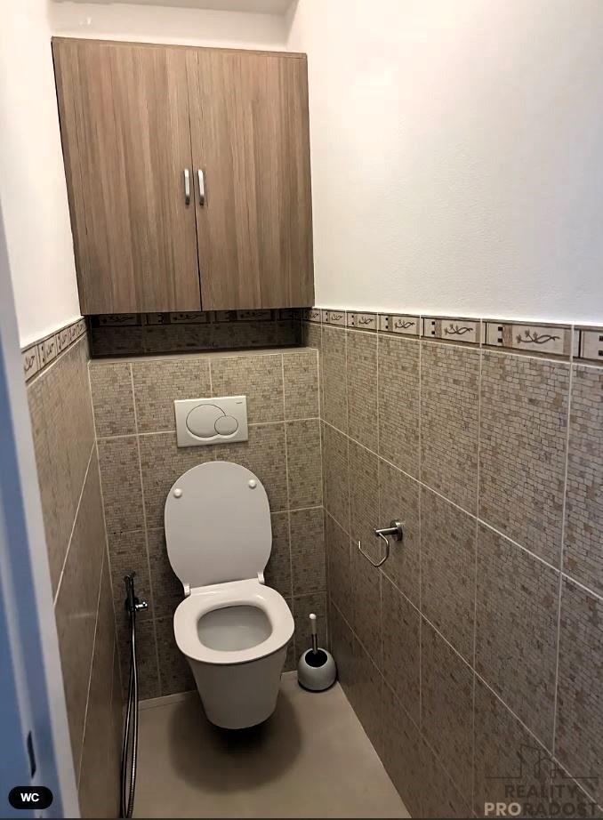 Pronájem bytu 2+1 70 m² s balkónem, ul. Musílkova, Praha - K - 12