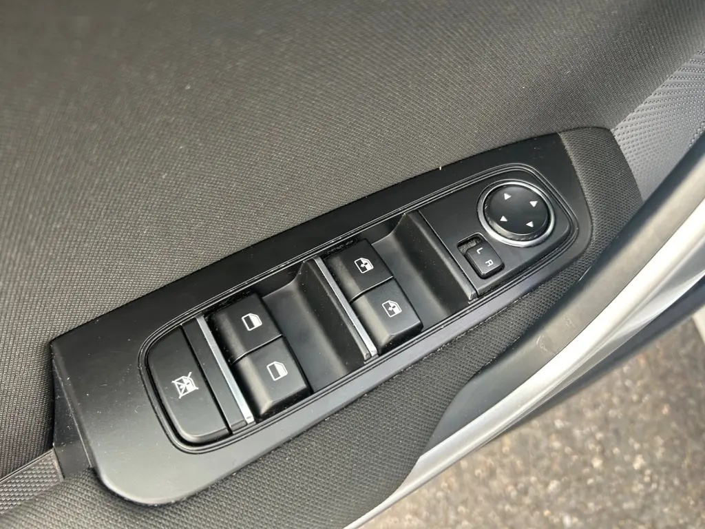 Kia Cee´d, 1.6 CRDi 100kW/1.Maj./DPH/ČR - 12