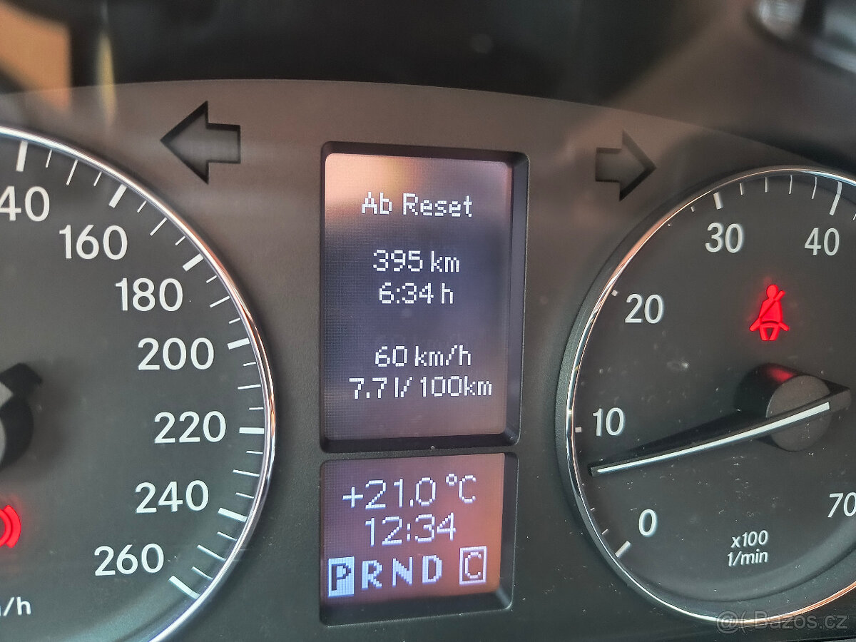 Mercedes-Benz Třídy C 180 K BI-XEN/KŮŽE/VYHŘ.SED/PDC/ALU/PC/ - 12