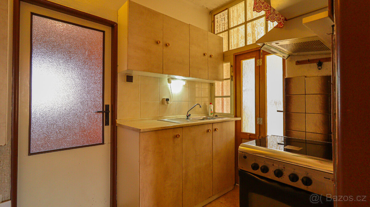 Prodej rodinného domu se zahradou a garáží v Horažďovicích - 12