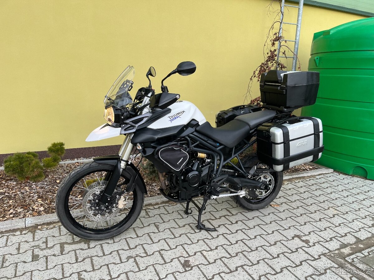 Triumph Tiger 800 XC - 12