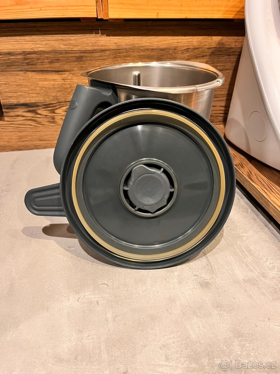 Thermomix TM6 s bohatým příslušenstvím - 12