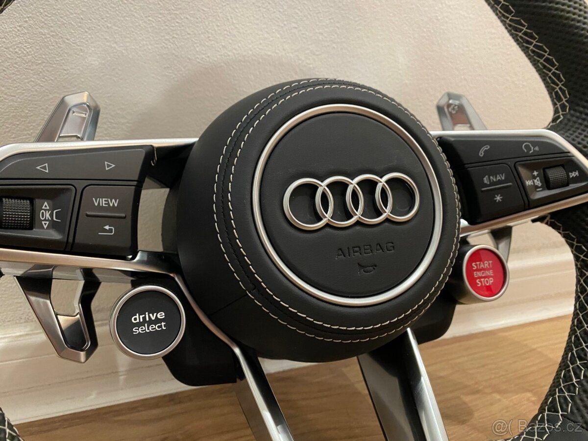 AUDI R8 VOLANT SPORTOVY - START/STOP - DRIVE SELECT - 12