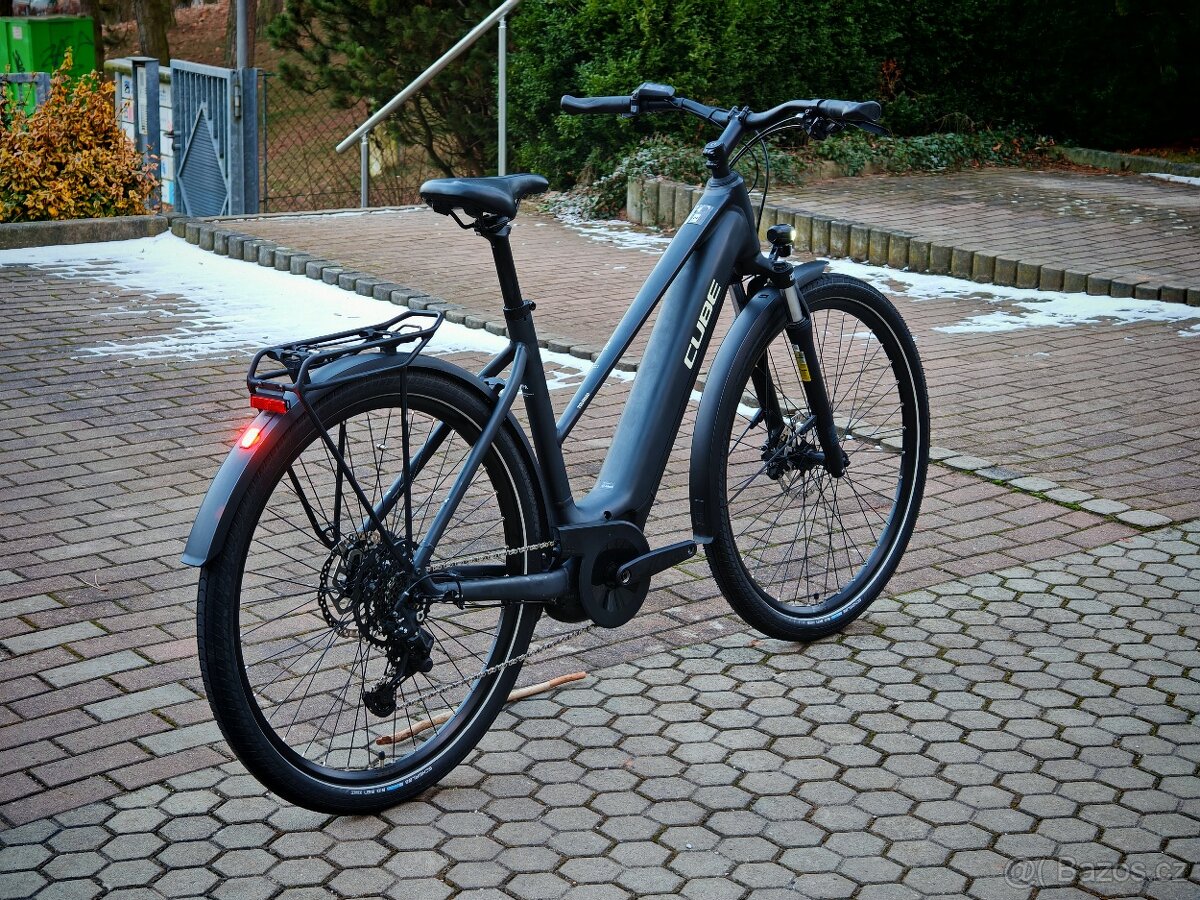 Cube Touring Hybrid One 625 - 12