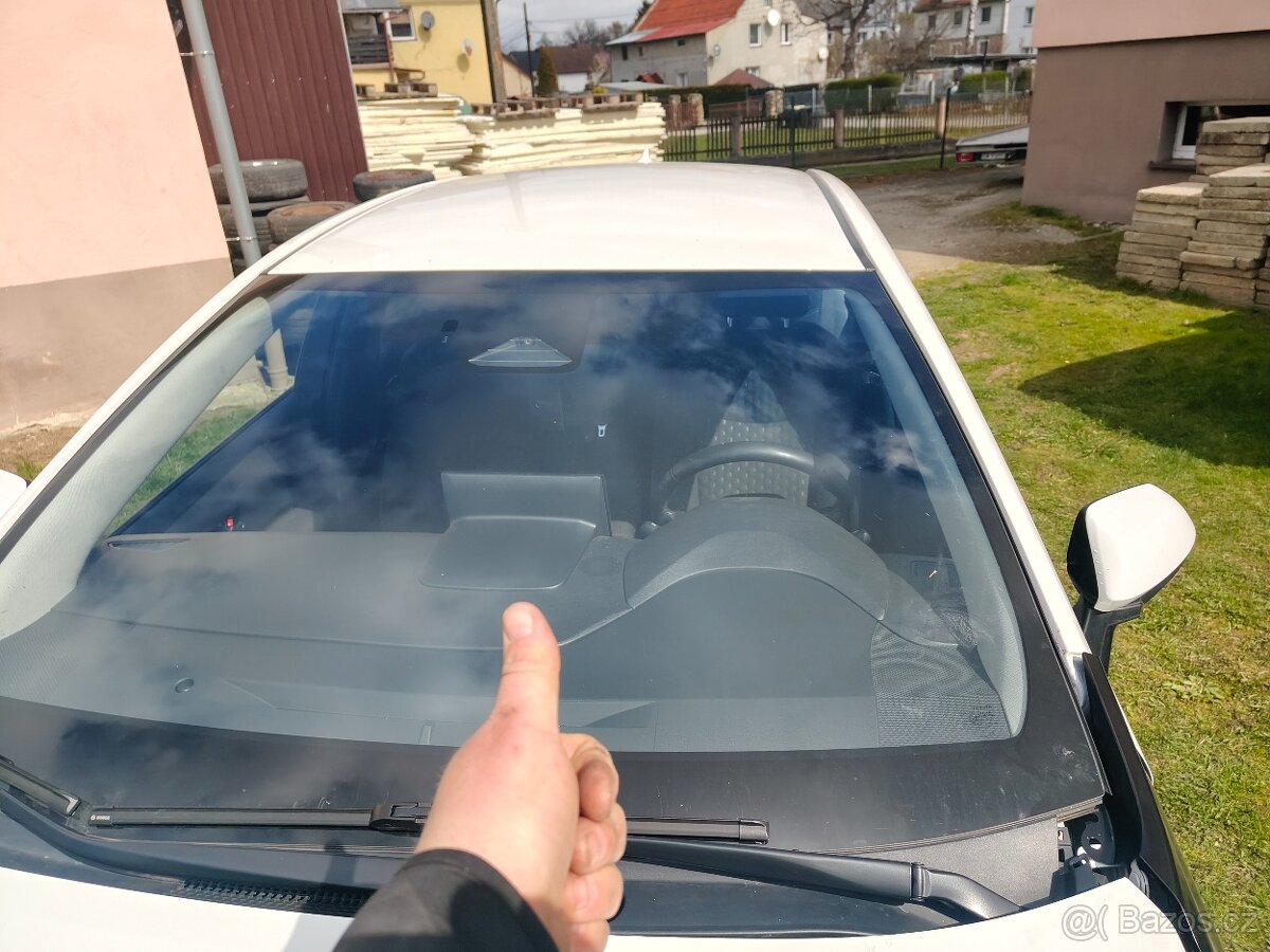 Toyota Corolla 1.8hybrid CR doklady Dph - 12