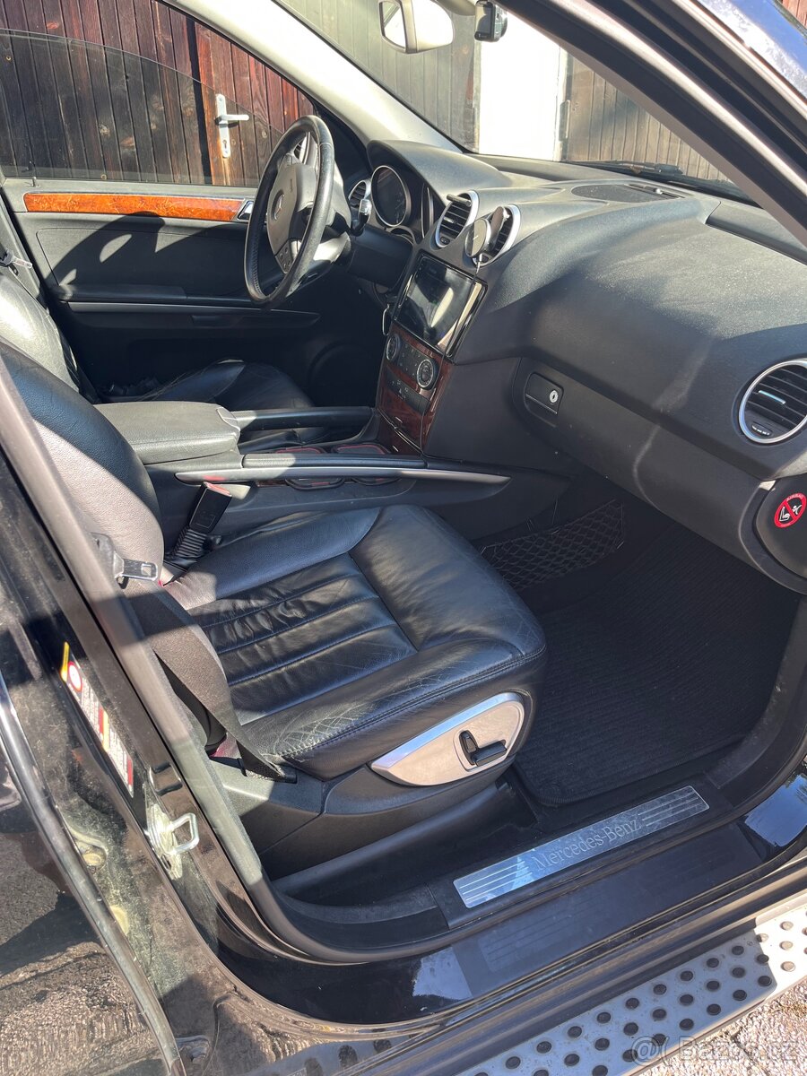 Mercedes Benz Ml 320 + bohatá výbava - 12