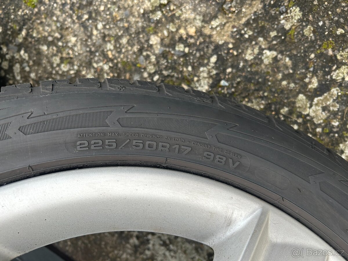 Alu kola R17 5x112 Audi + Zimní pneu 225/50/17 Goodyear - 12