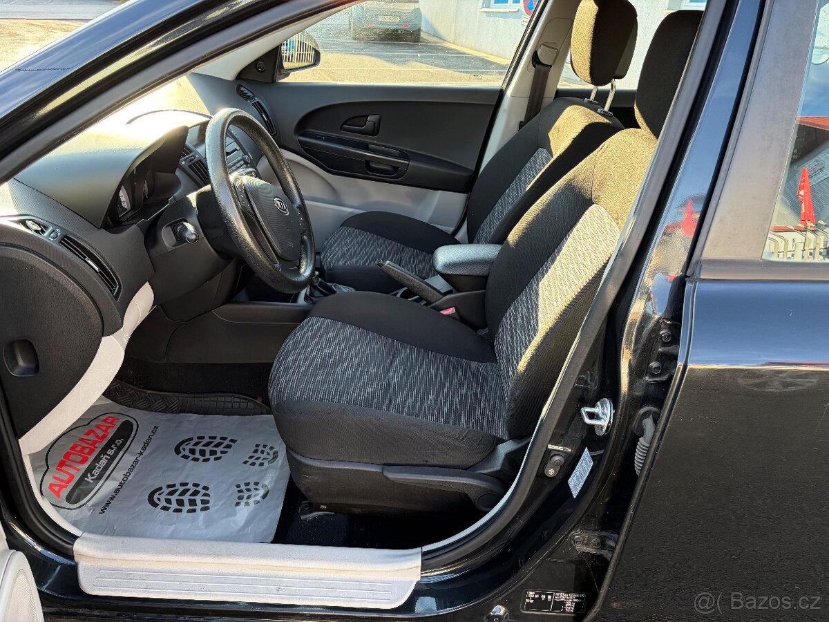 Kia Cee´d, 1,6 CRDi 84kW, 1. MAJITEL - 12