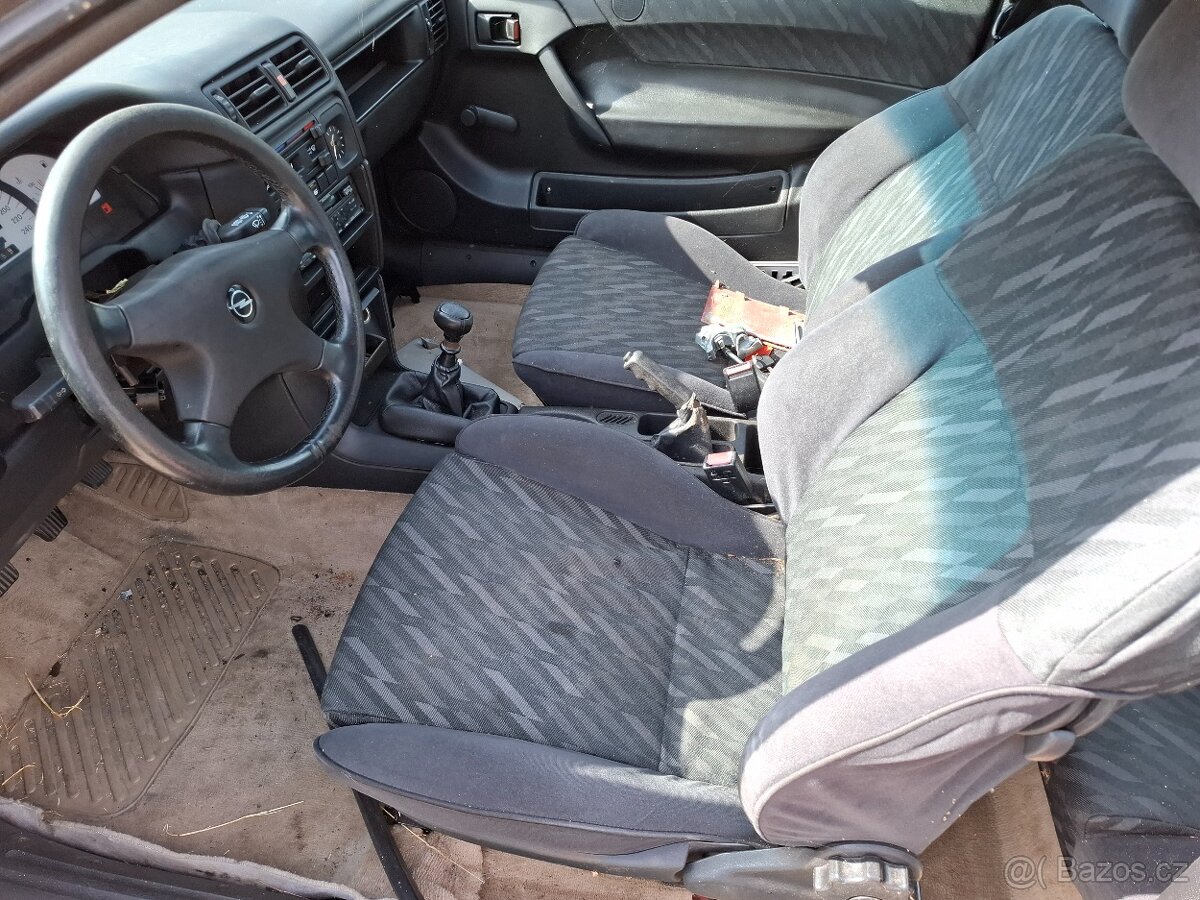 Opel Calibra 2.0 i 16v 110kw/150ps - 12