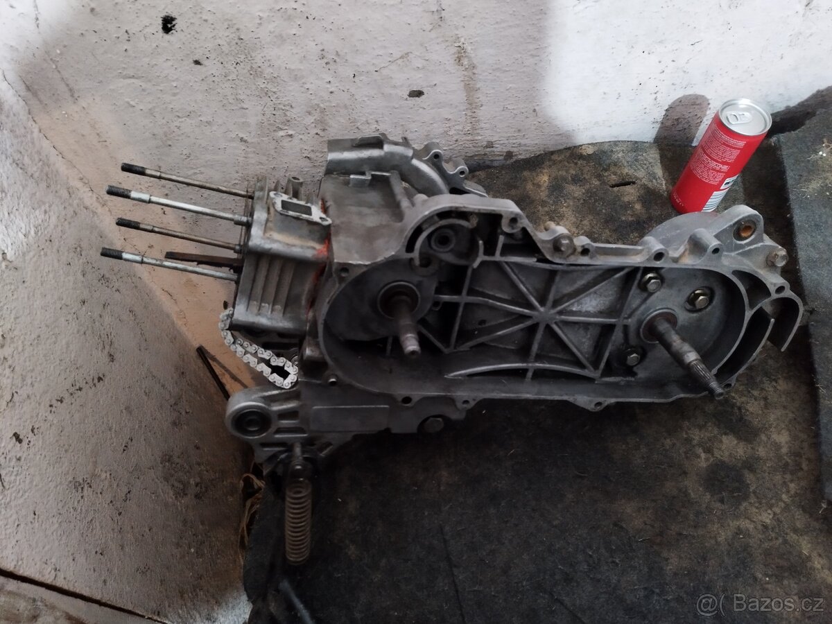 Skútry 50 a 125 - 12