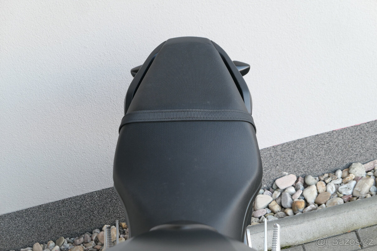 Honda CB 650 FA - 12