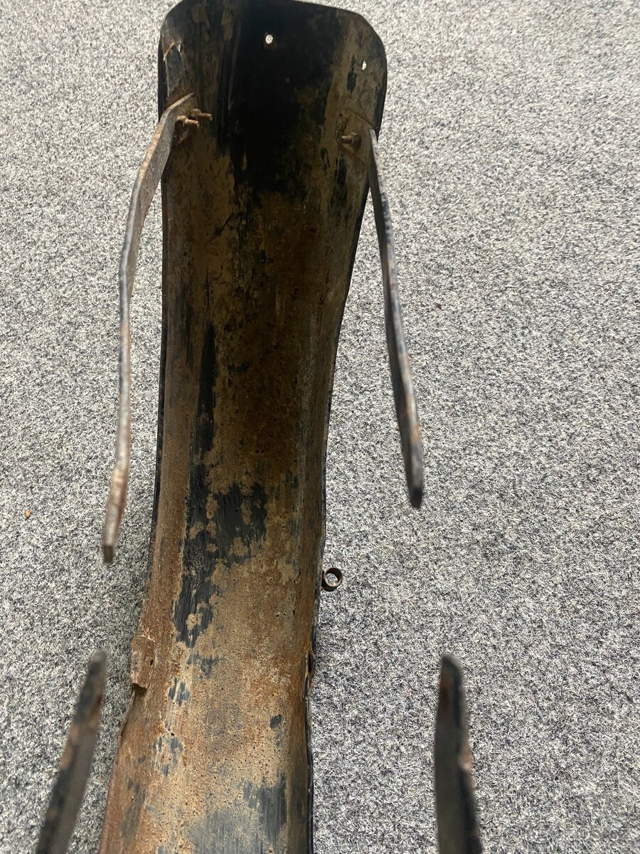 náhradní díly jawa čz blatník střed kola - 12