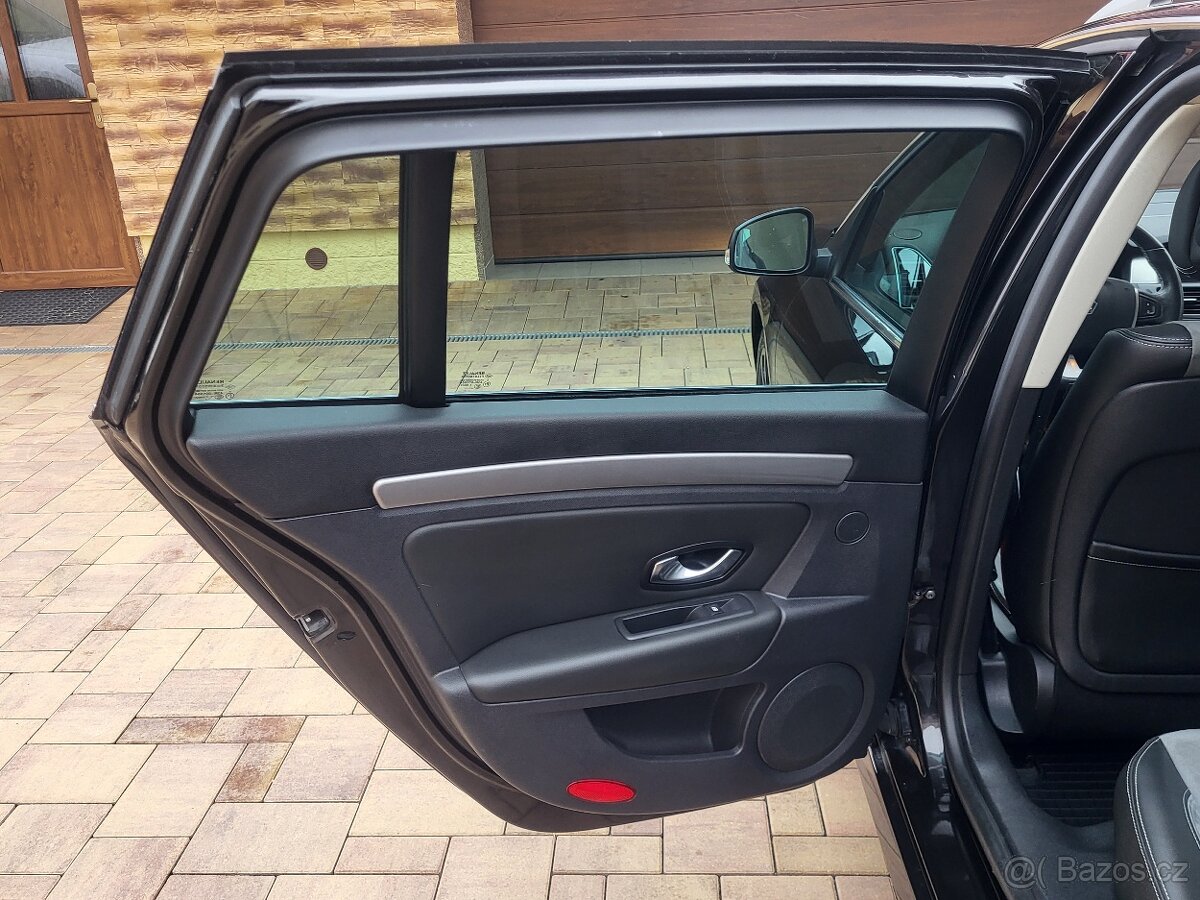 Renault Laguna III 2.0dCi 127kW 4Control - Webasto - 2x sada - 12