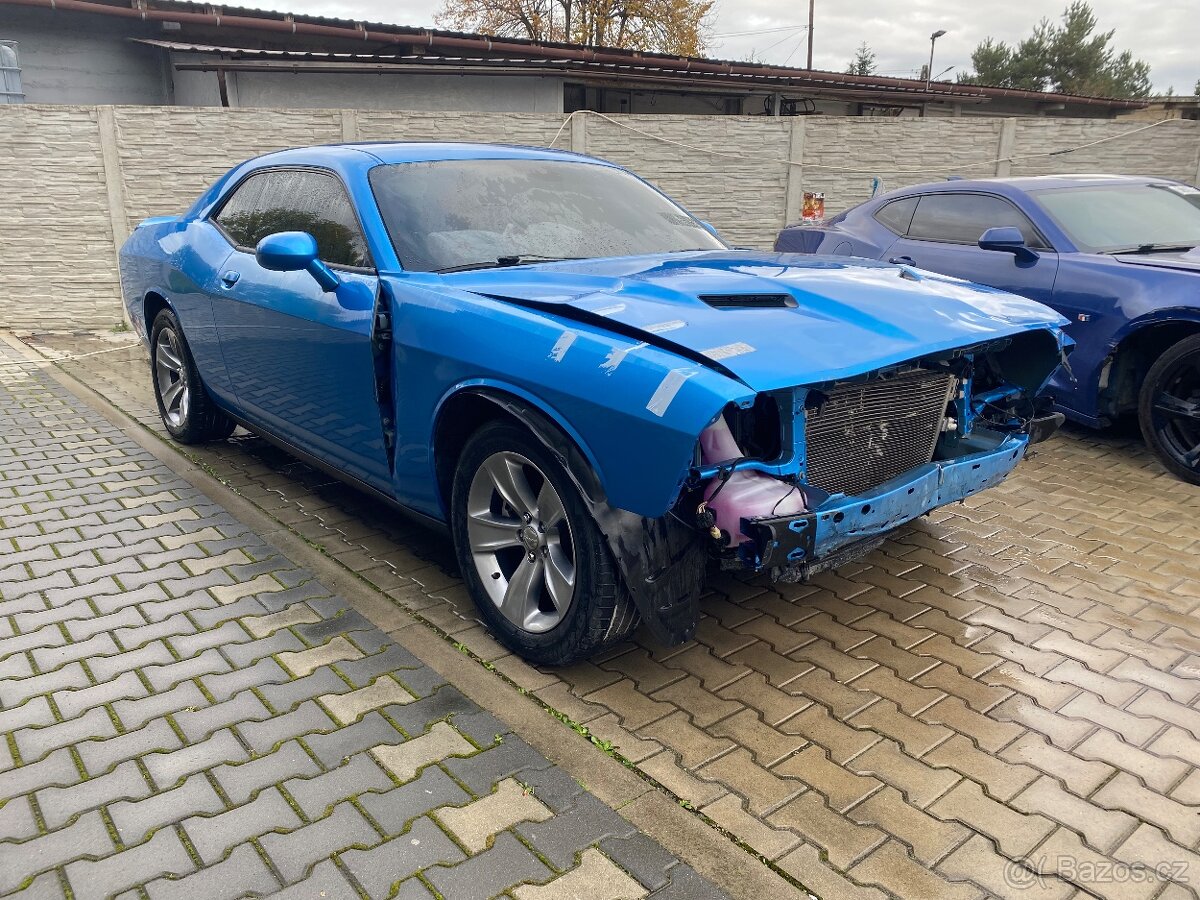 Dodge Challenger 3.6 2019 lehce bourany - 12