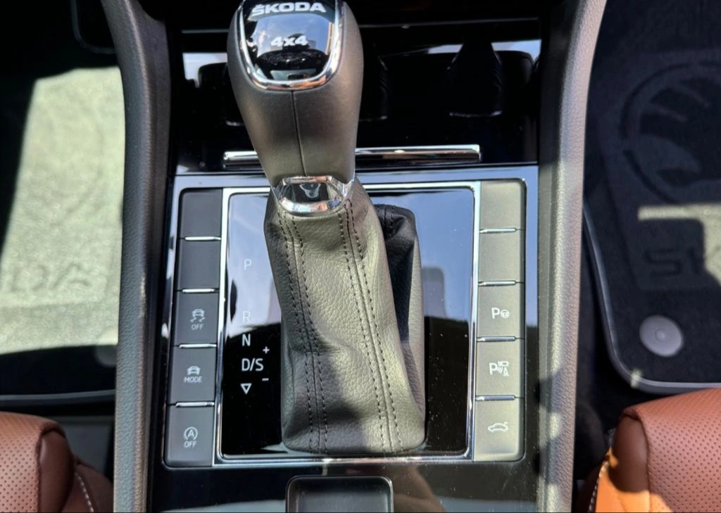 Škoda Superb, 206kW,L&K,DSG,4x4,nez.top. - 12