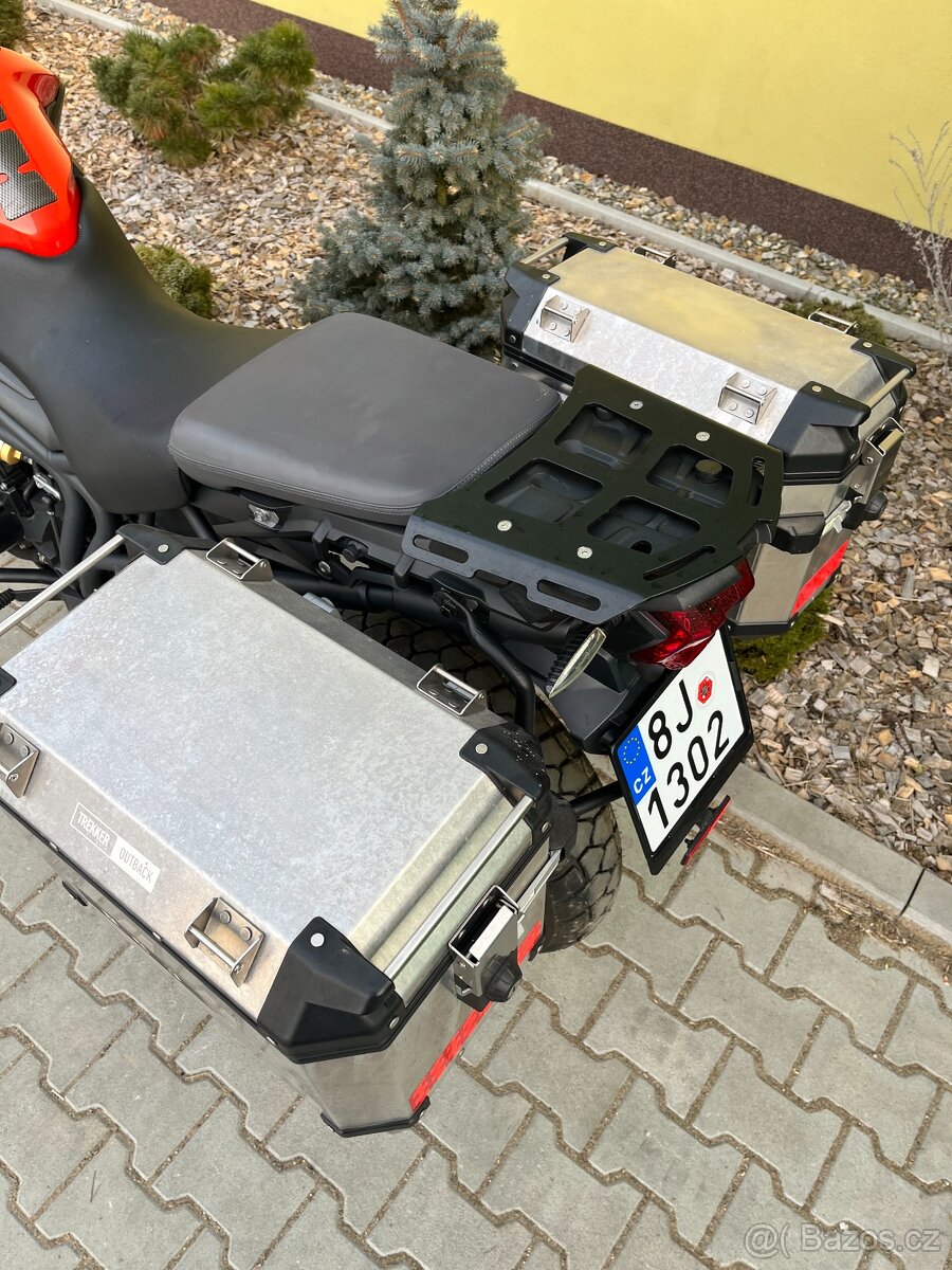 Triumph Tiger 800 XC - 12