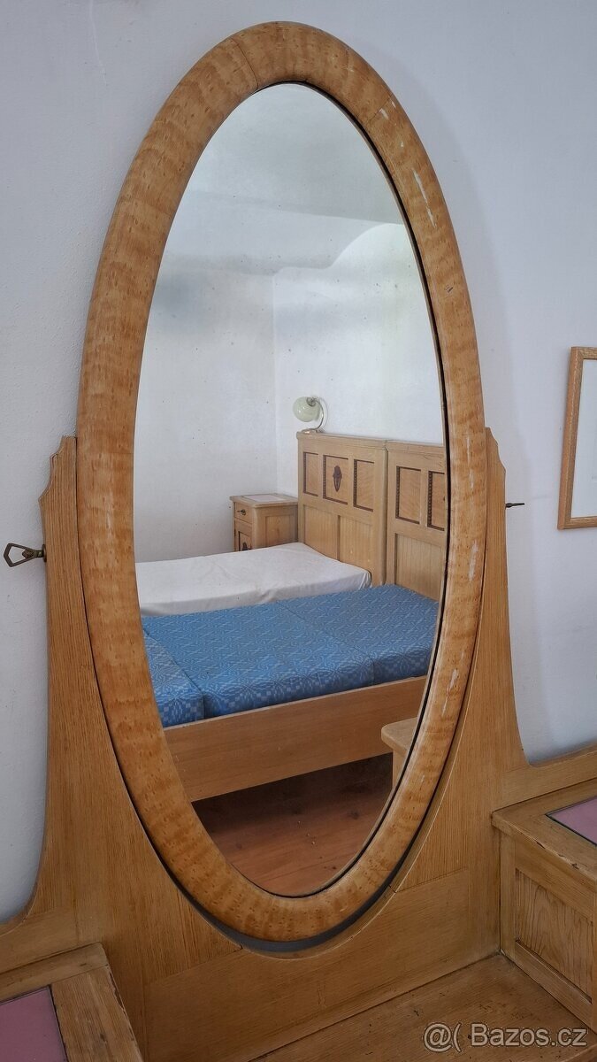 Starožitná ložnice komplet - 12