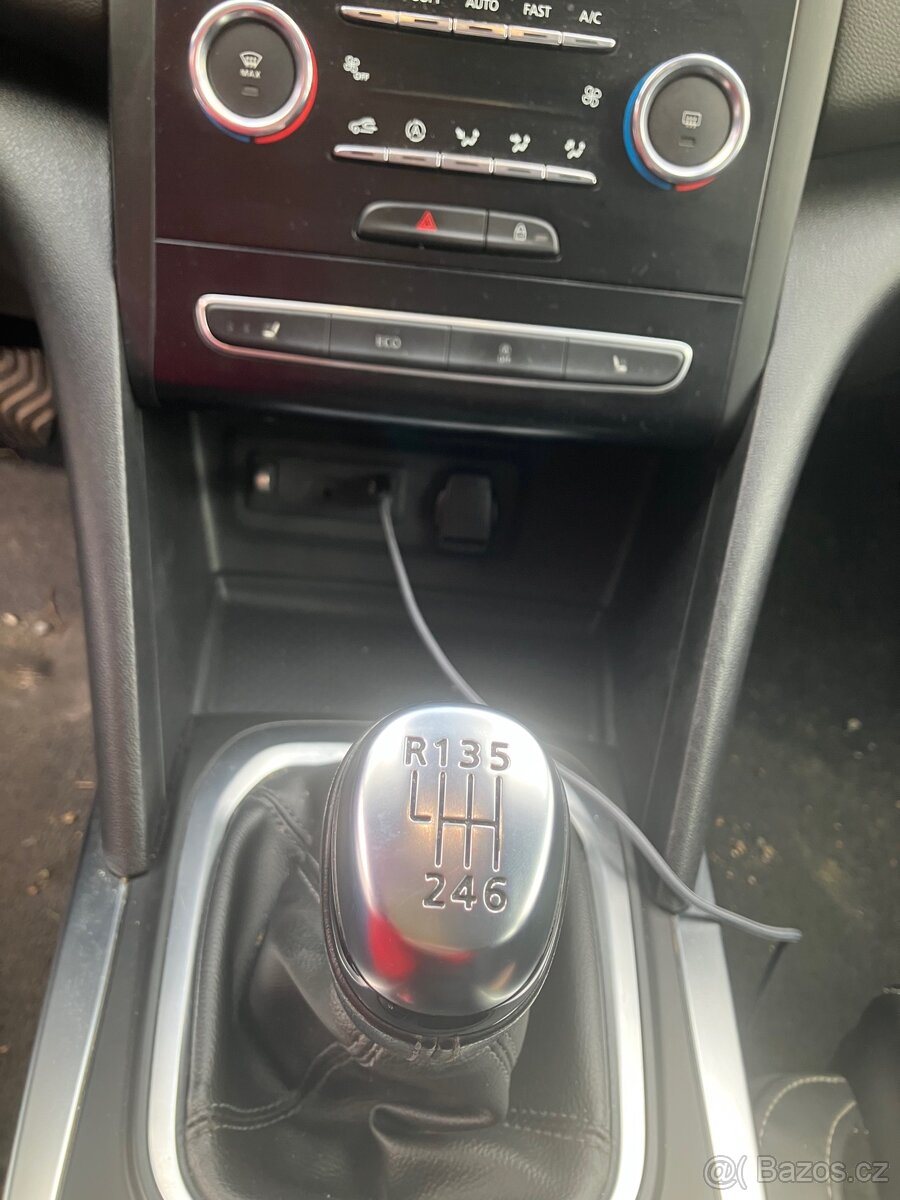 Renault Megane 1.3 TCe - 12