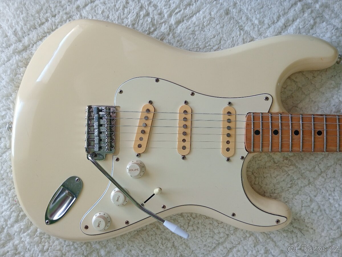 52 až 55 ročná vintage Maya Stratocaster (70. roky) - Japan - 12