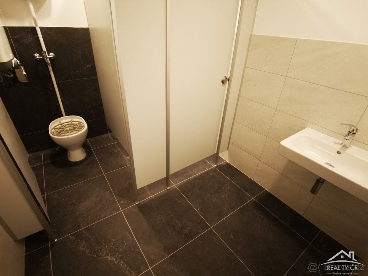 Skladovací hala Jihlava - 12