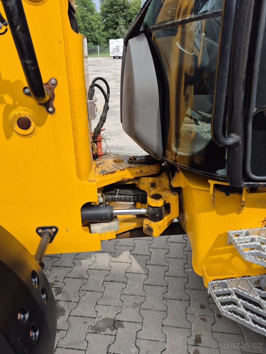 JCB TM 220 4X4 čelní nakladač s teleskopem - 12