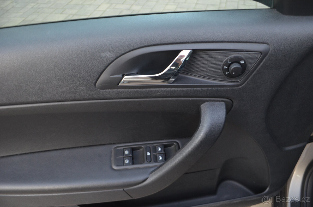 PRODÁM ŠKODA YETI 1.4TSI ADVENTURE PERFEKTNÍ STAV - 12