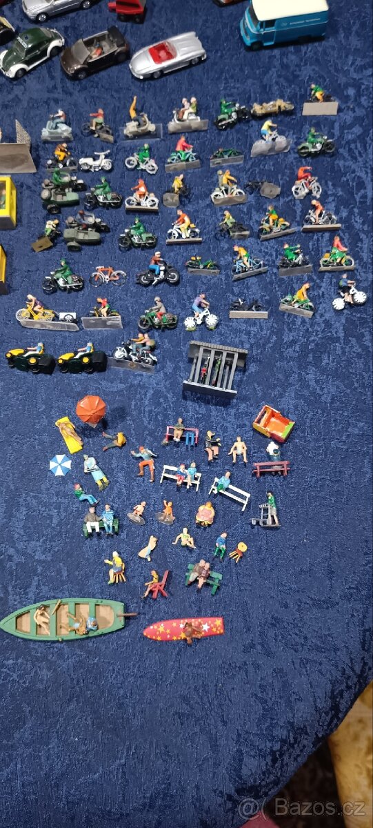 Figurky -miniaturní vel. - 12