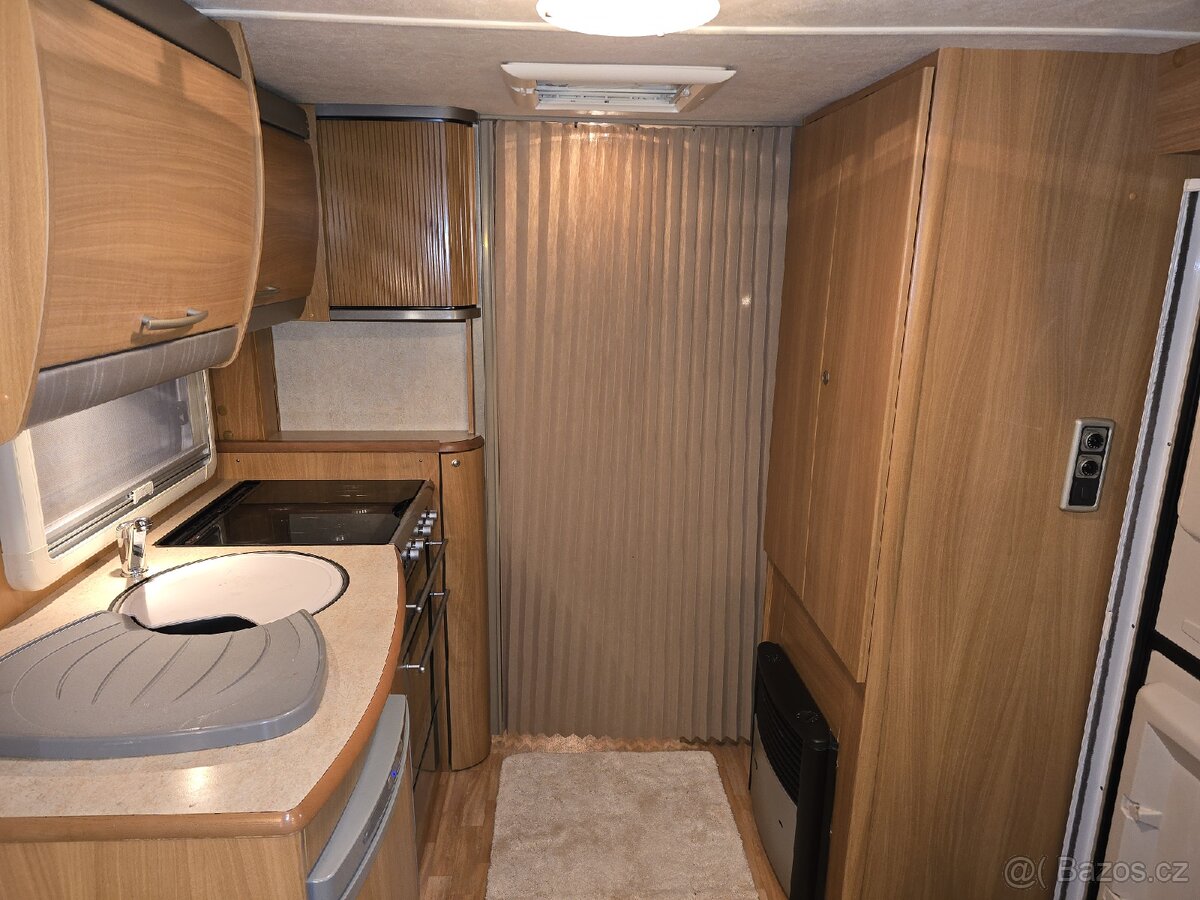 Karavan Swift Conoueror 655 Lux Pro 4/5 osob Pojezd - 12