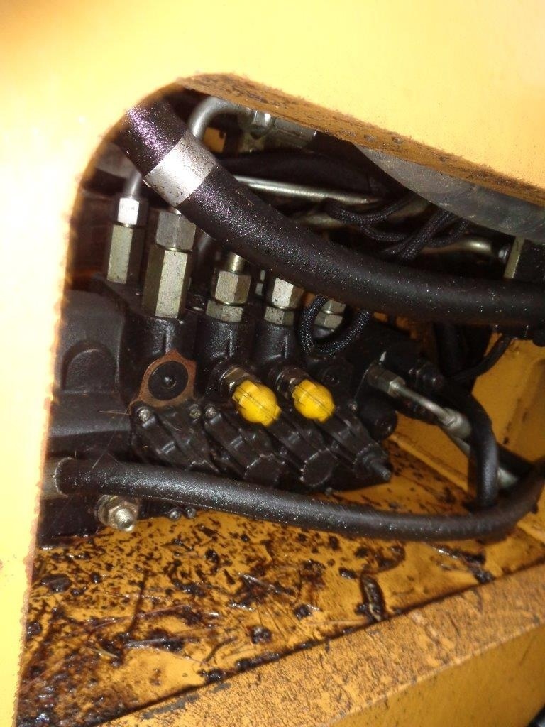 Prodám Caterpillar TH 220B - 12