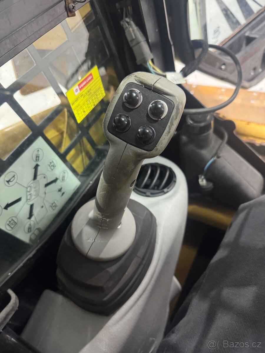 Caterpillar 226 B2 High Floow - 12