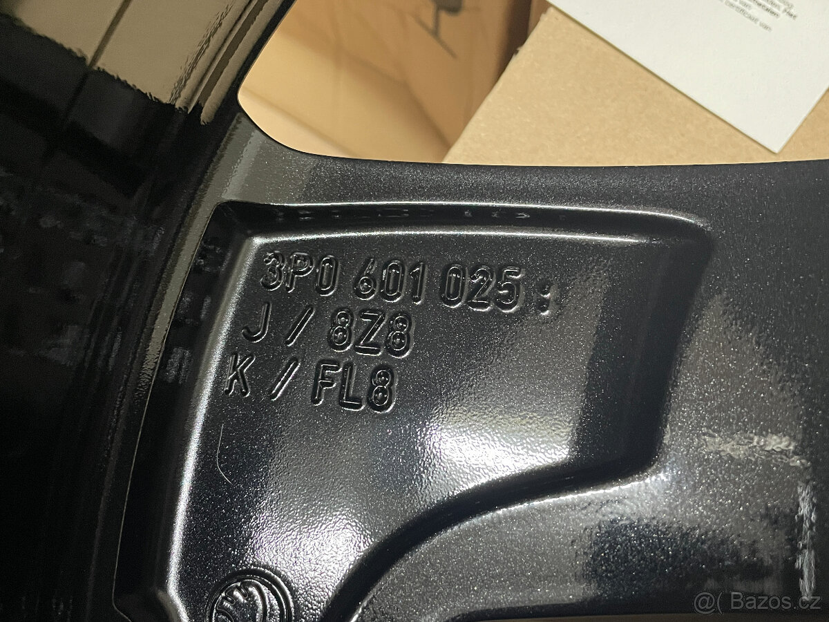 ŠKODA SUPERB 4 NOVÉ ALU TRISULI BLACK 8x18 ET44 - 12