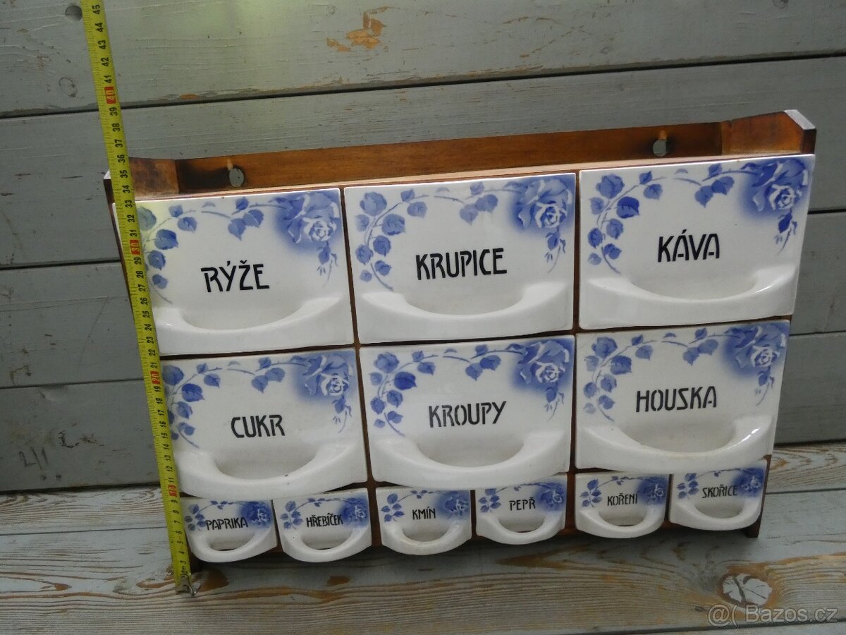 Staré kořenky-regál - 12