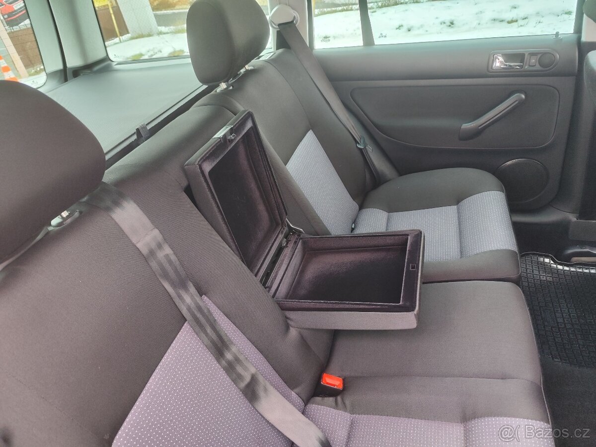 VW Golf IV Variant 1.6,16V,77kw.R.V.2/2003.Km 231 300 - 12