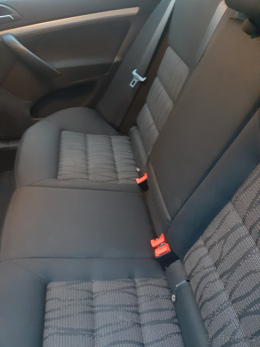 Škoda Octavia Combi II Facelift 2.0 TDI Navig. 2x sada pneu - 12