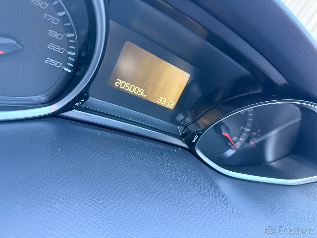 Peugeot 308 rok 2017 Combi 1.6HDi Automat - 12