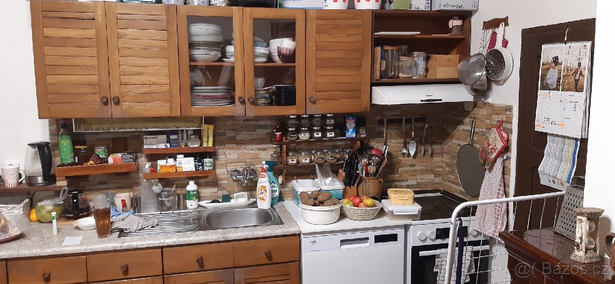 Kuchyňská linka z masivu + Rohové sezení - 12