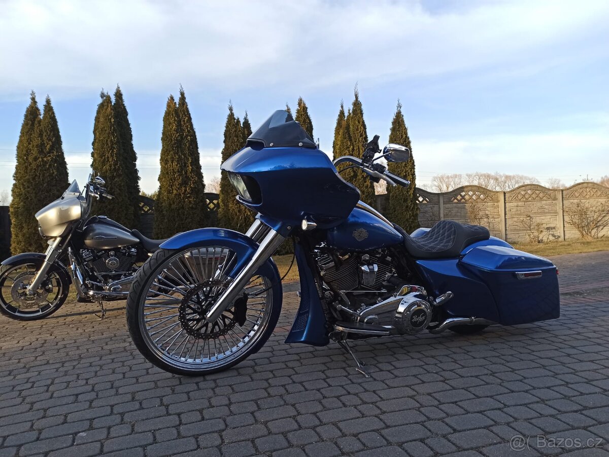 Road Glide Bagger - 12