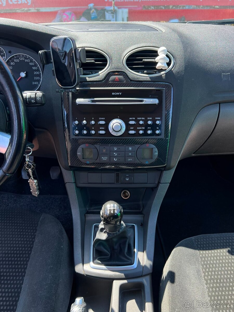 Prodávám Ford Focus rok. 2009 1.8 TDCi - 12