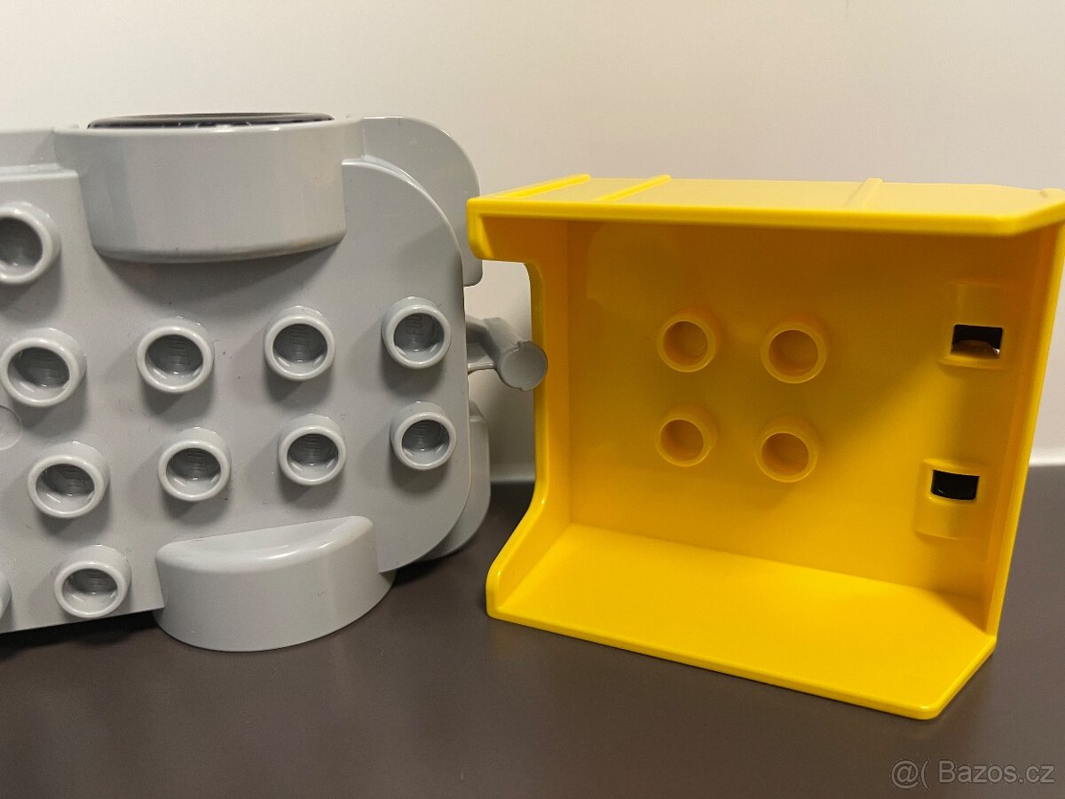 Lego Duplo modrý náklaďák - 12