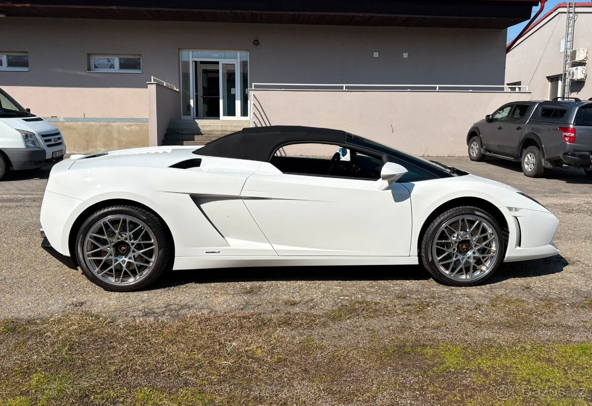 Lamborghiny Gallardo LP 550-2 bílá - 12