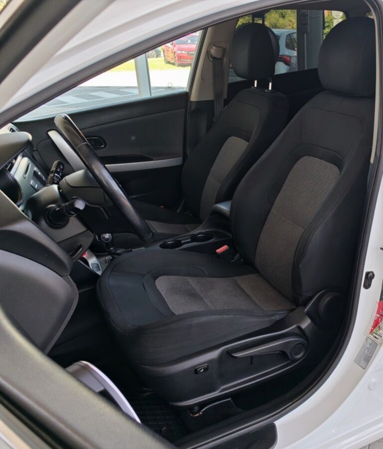 Kia Ceed SW 1.6 CRDI 100kW GOLD AT - 12
