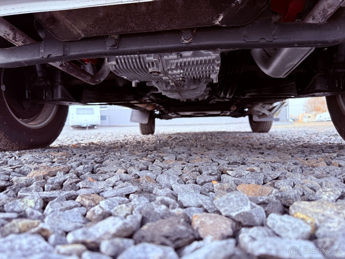 VW T3 Caravelle 1983/VETERÁNSKÉ SPZ/1.9L BENZÍN/BEZ KOROZE - 12