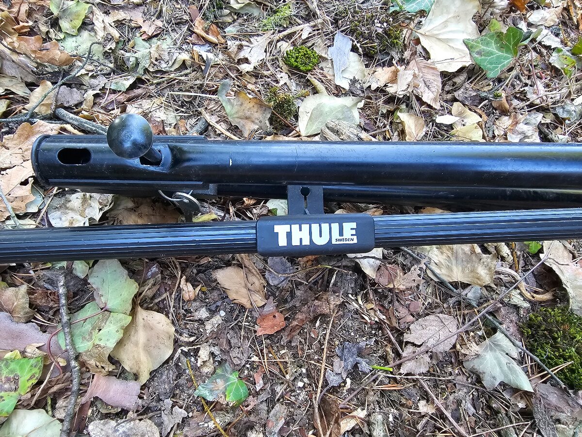 Zamykatelné střešní příčníky + nosič kol– Škoda Thule - 12