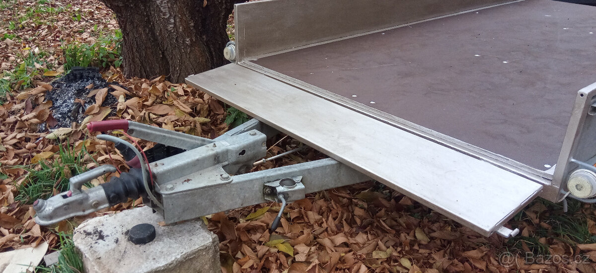 PŘíVĚS NÁKLADNÍ VALNíKOVÝ - 12