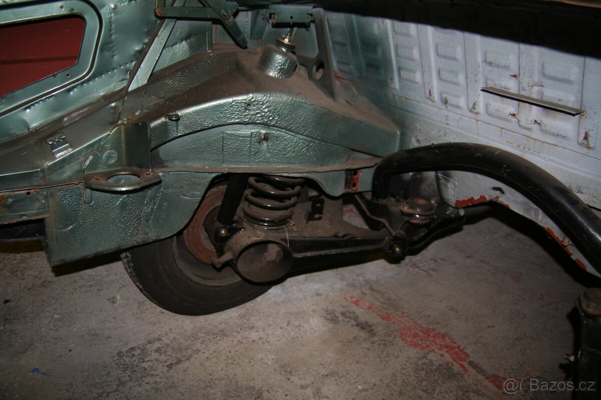 Tatra 613-4 karoserie po opravě - 12