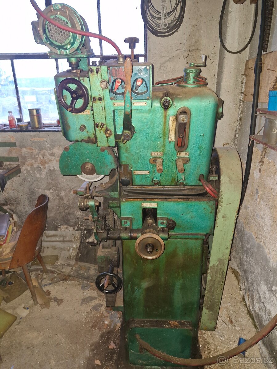 Prodám soubor 3 brusnych strojů Vollmer - 12