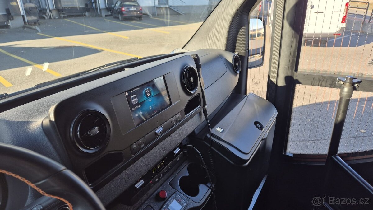 Mercedes-Benz Sprinter 519 Comfort Bus XL 19+1+1 - 12