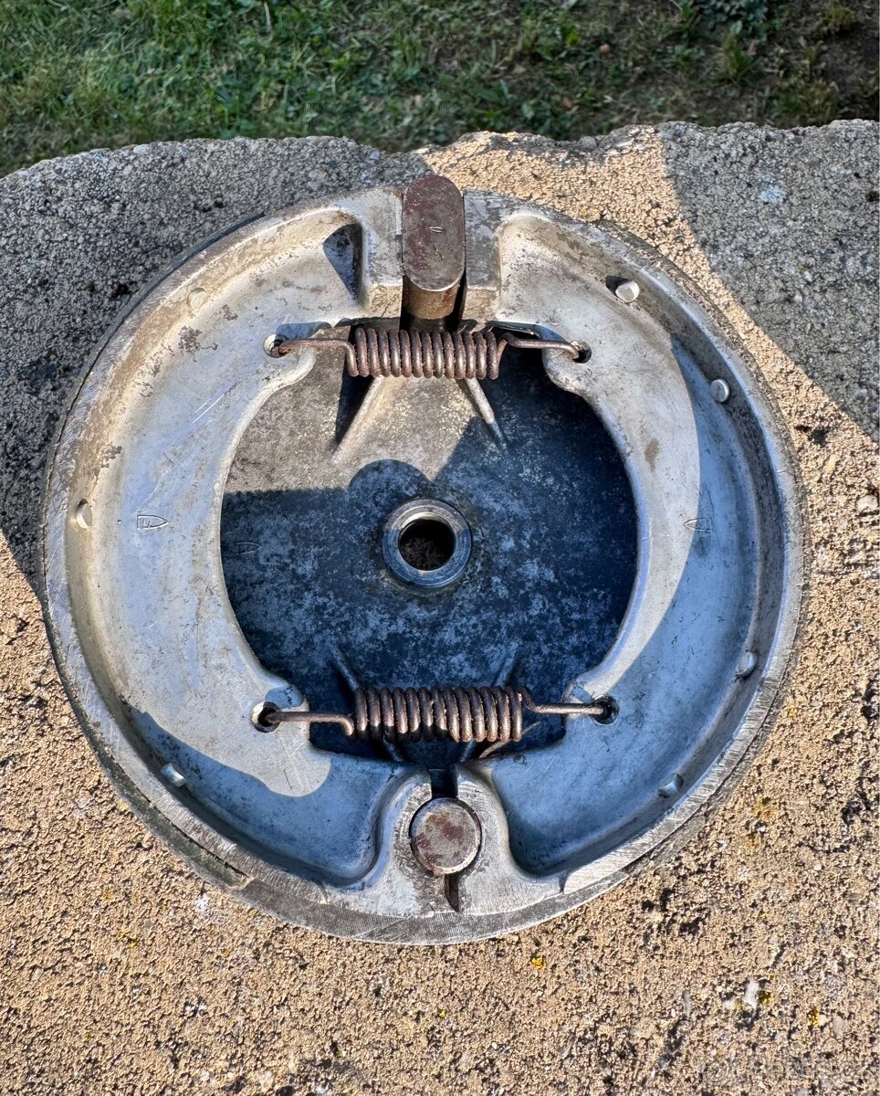 Jawa 250 350 pérák, Ogar 350 - přední brzda 150mm - 12