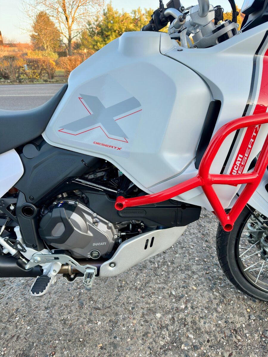 Ducati desert X - 12